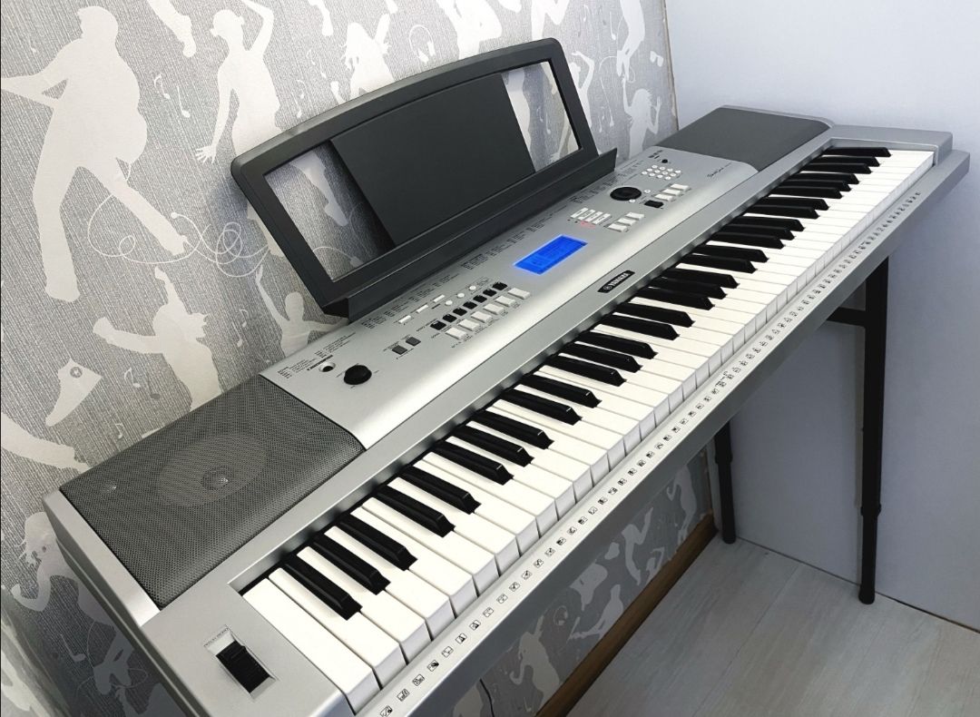 Электронное пианино Yamaha Portatone DGX-230
