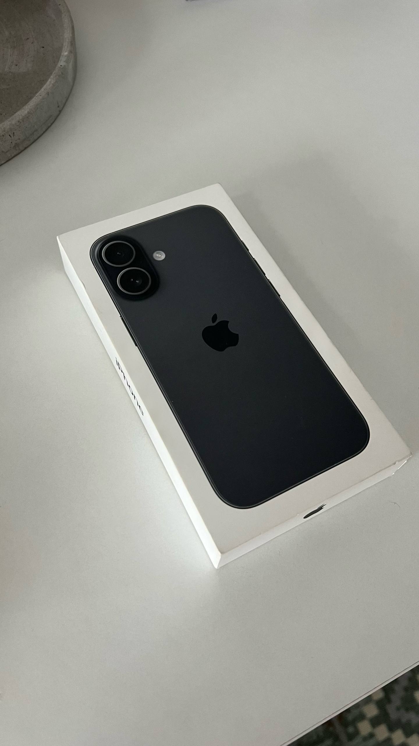 iPhone 17 256 ГБ Black (eSIM)