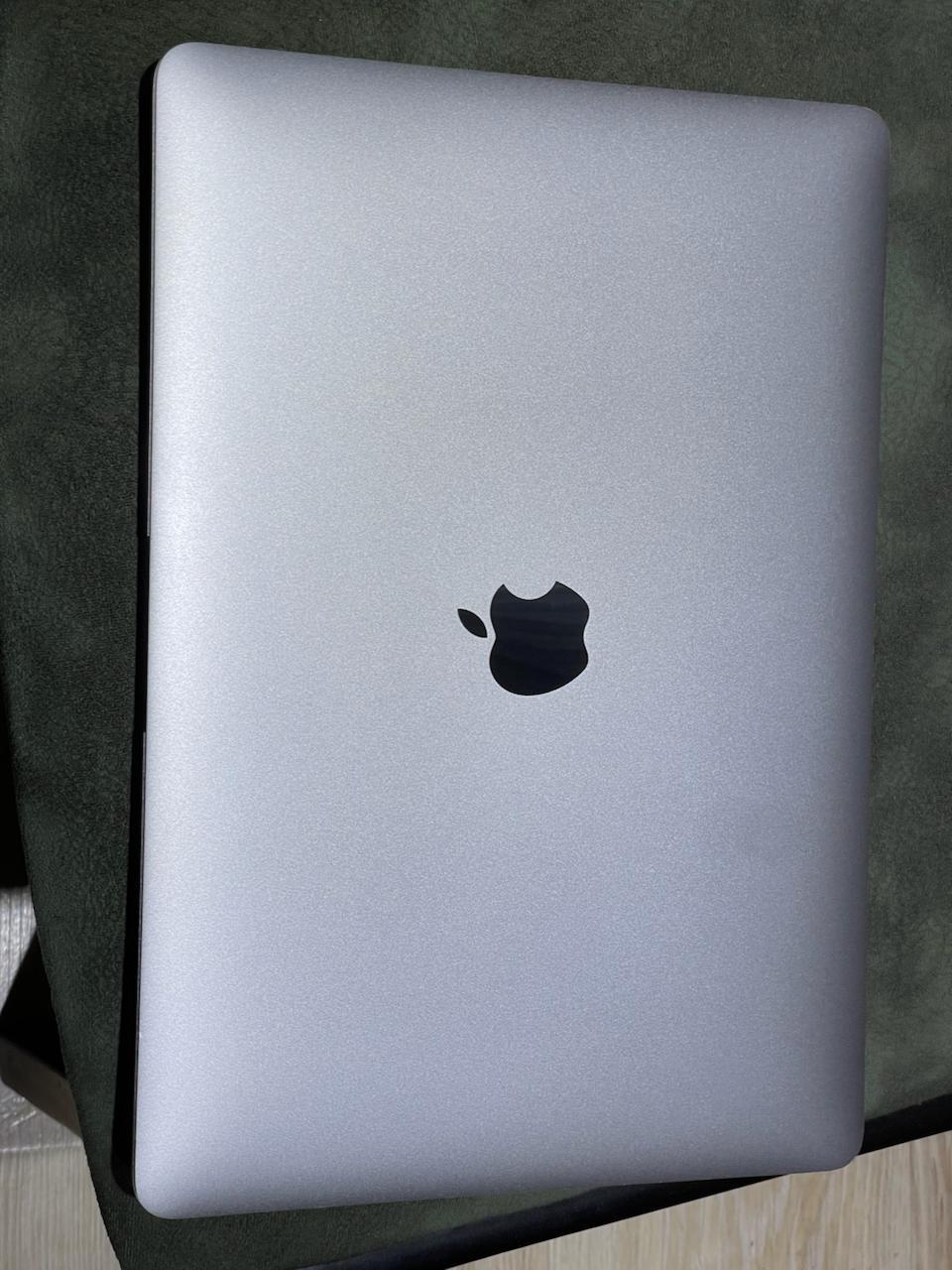 Ноутбук Apple MacBook Air 13 M1 2020 8/256 ГБ