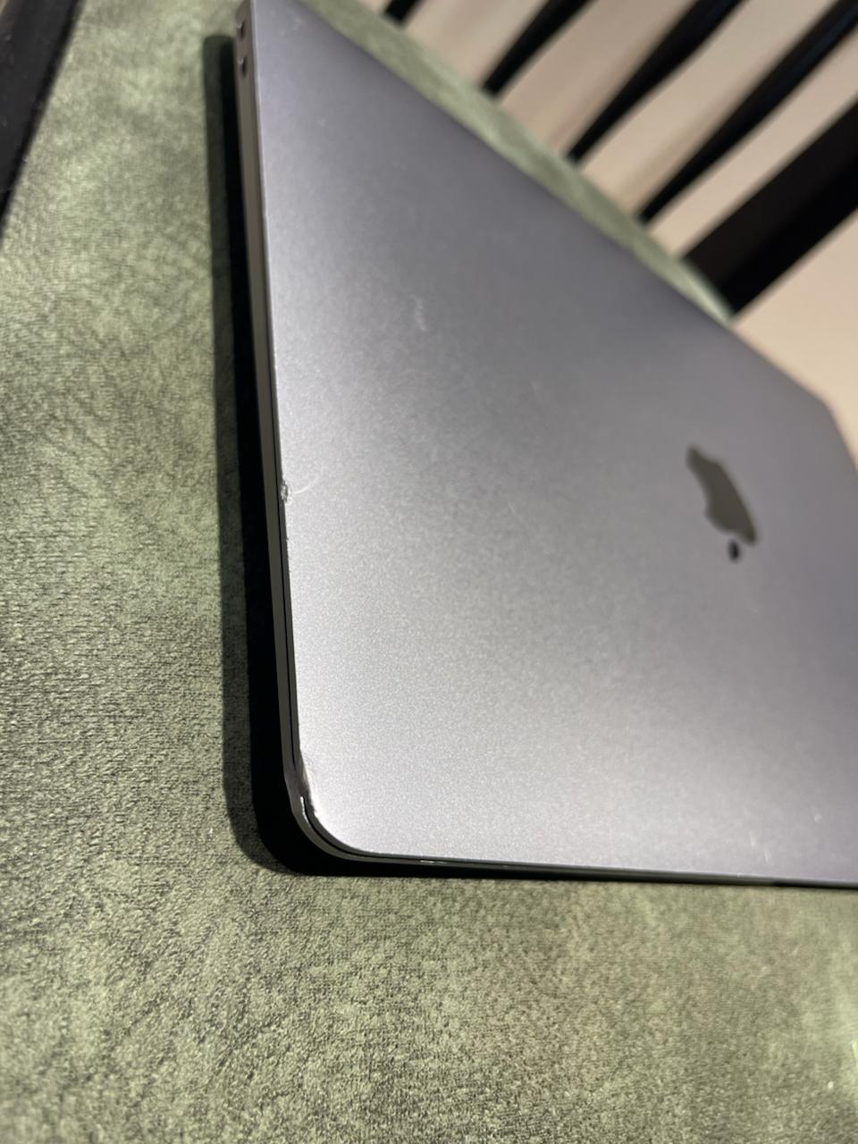 Apple MacBook Air M1 13.3" 8/256 ГБ