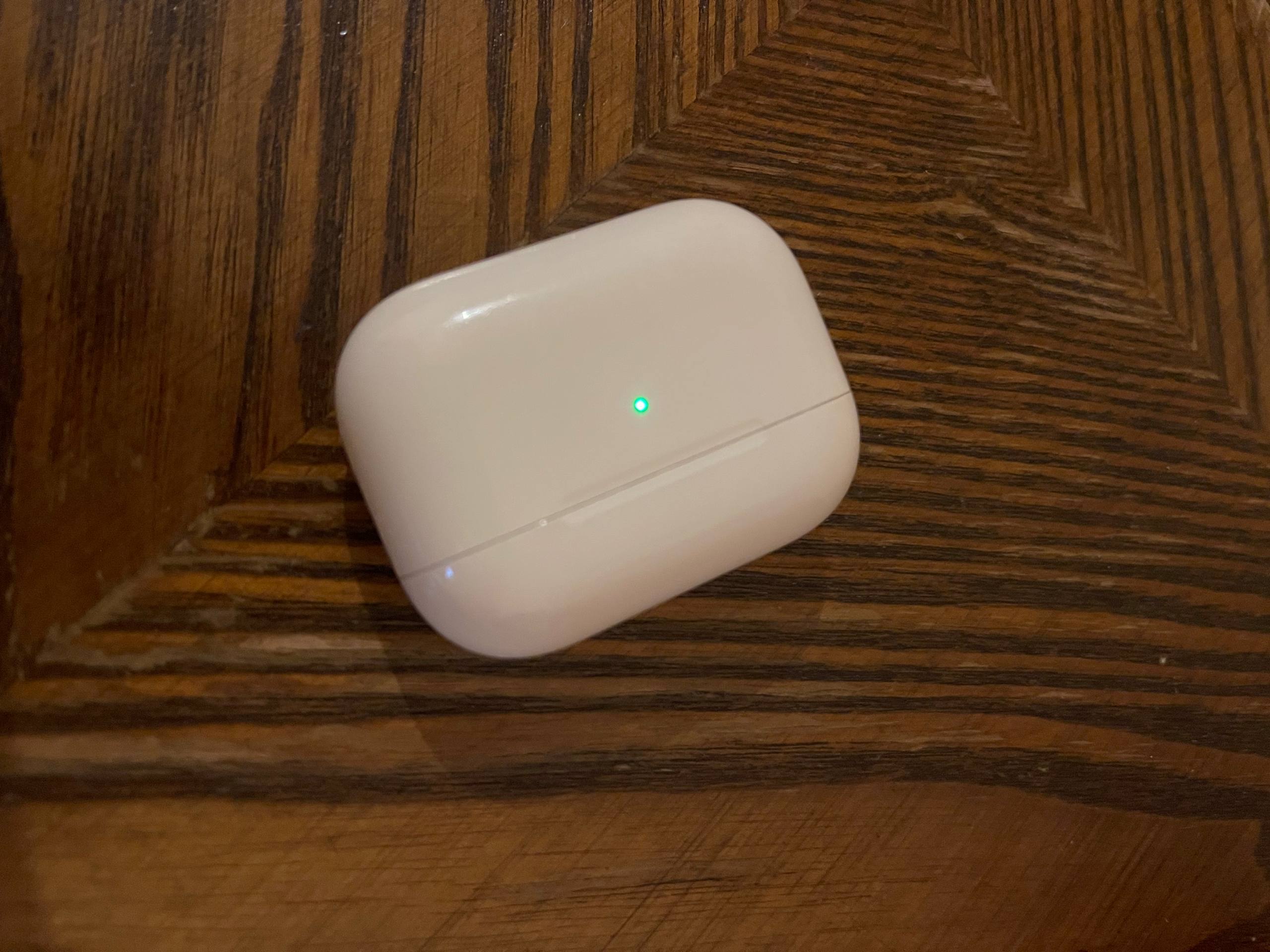 Apple AirPods Pro с амбушюрами размера S