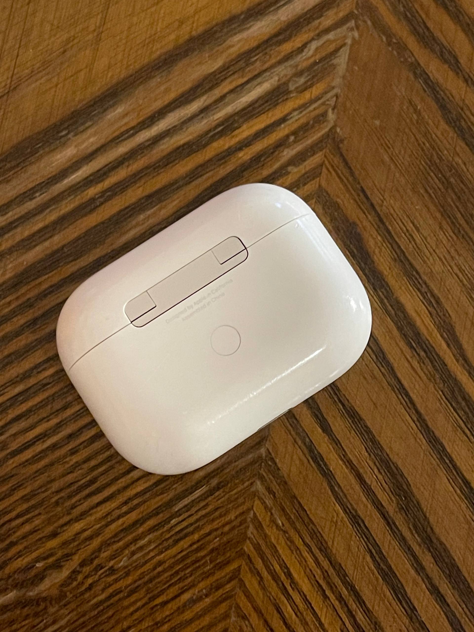 Apple AirPods Pro с амбушюрами размера S