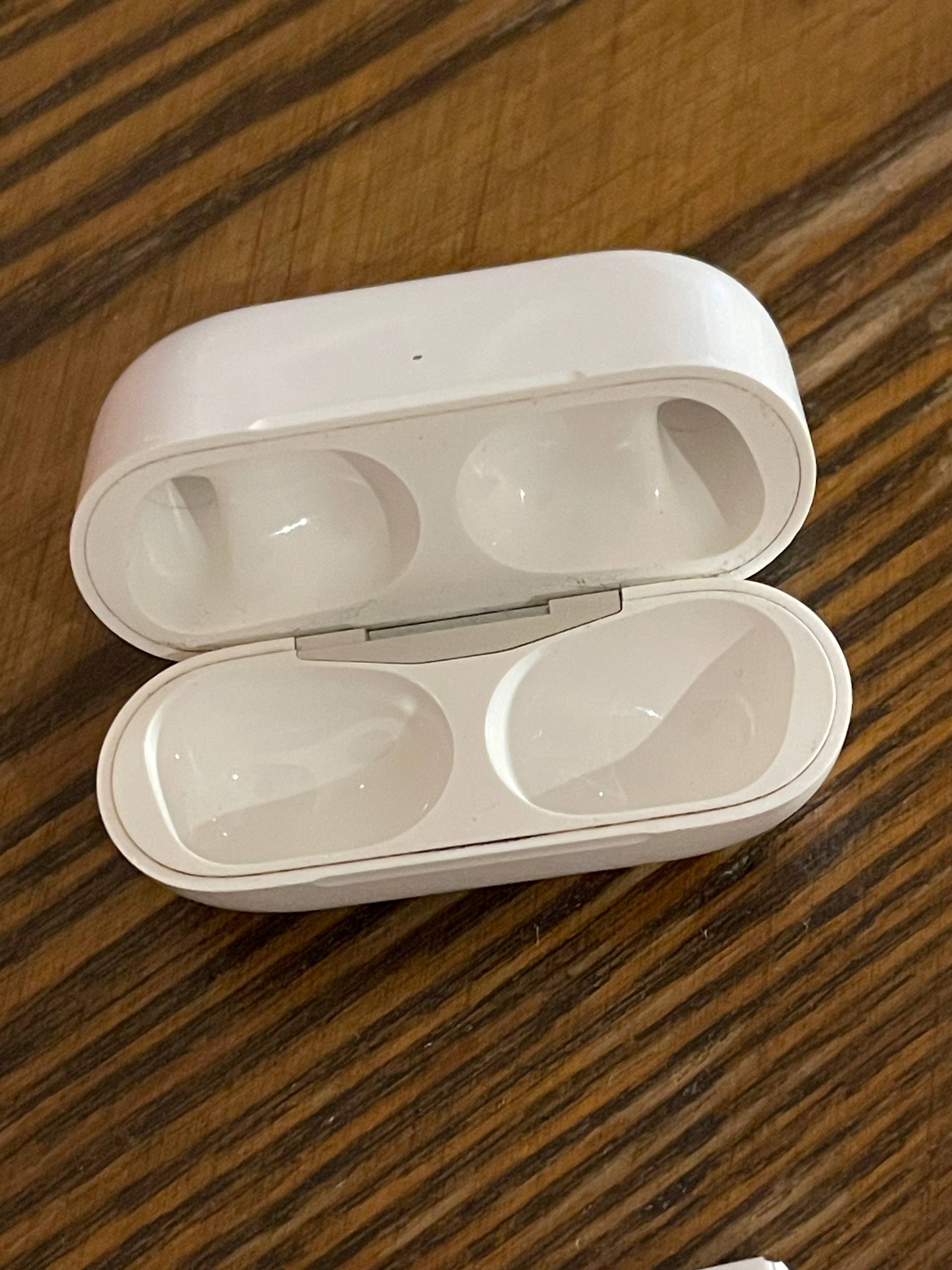 Apple AirPods Pro с амбушюрами размера S