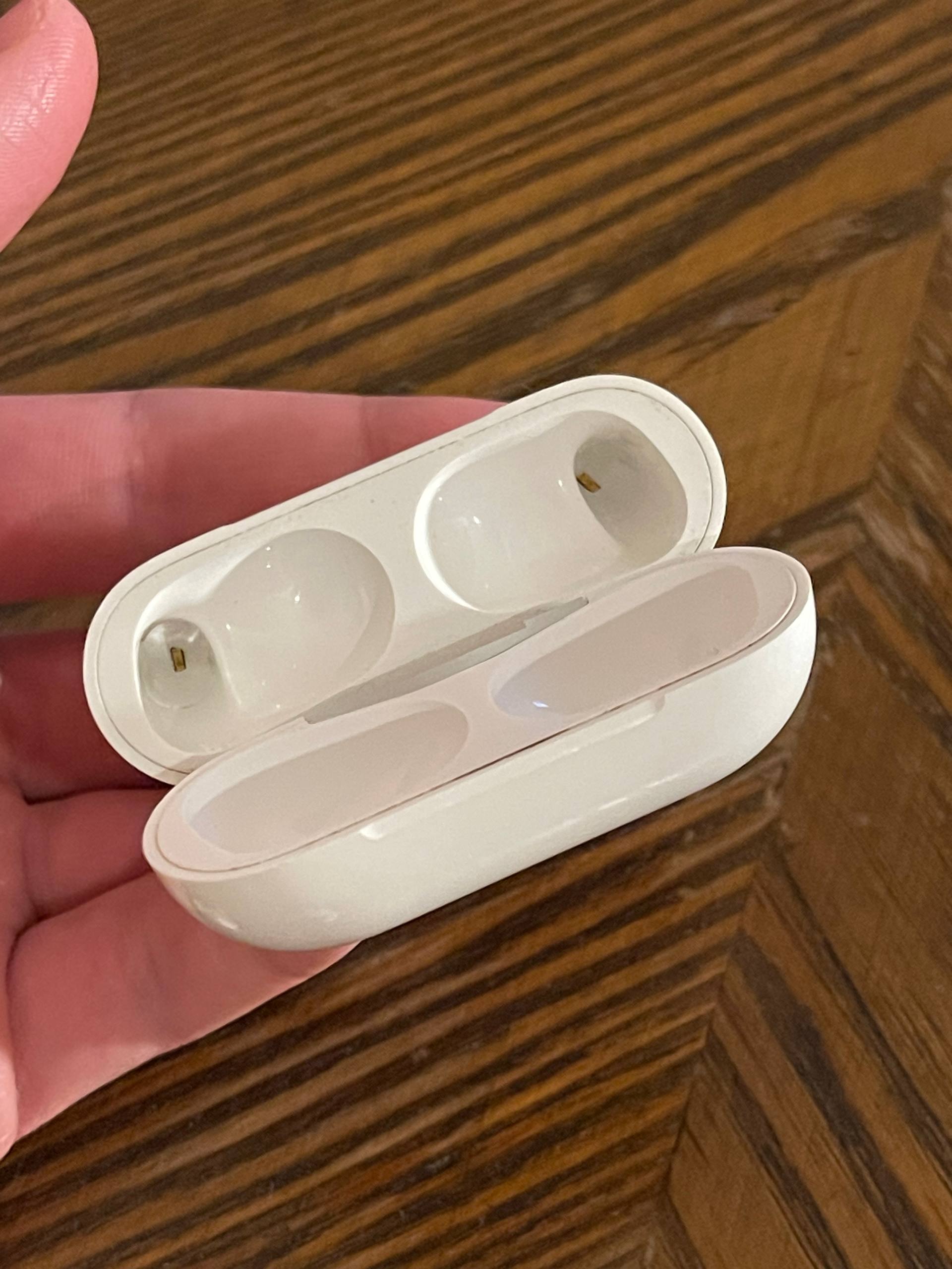 Apple AirPods Pro с амбушюрами размера S