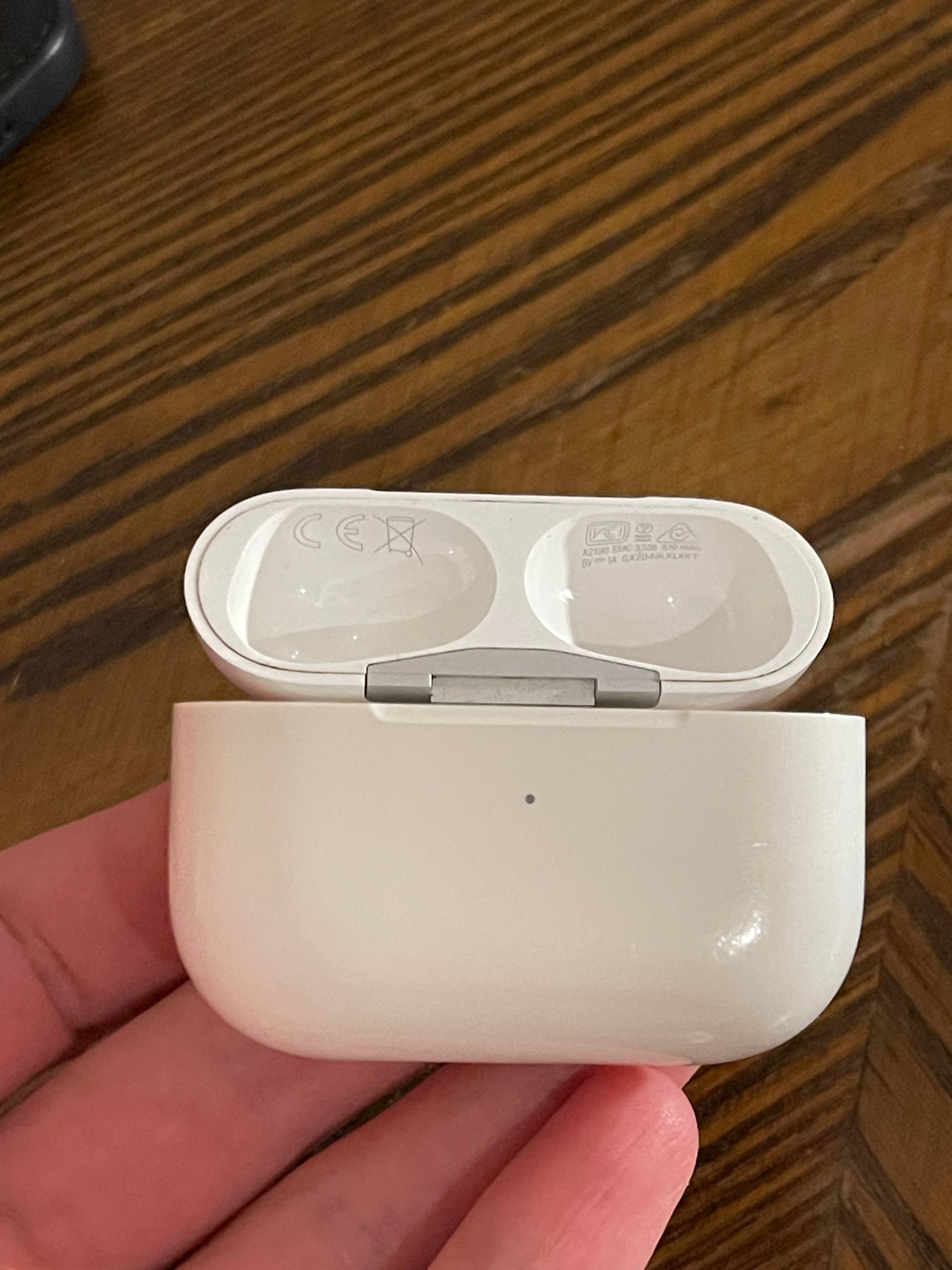 Apple AirPods Pro с амбушюрами размера S