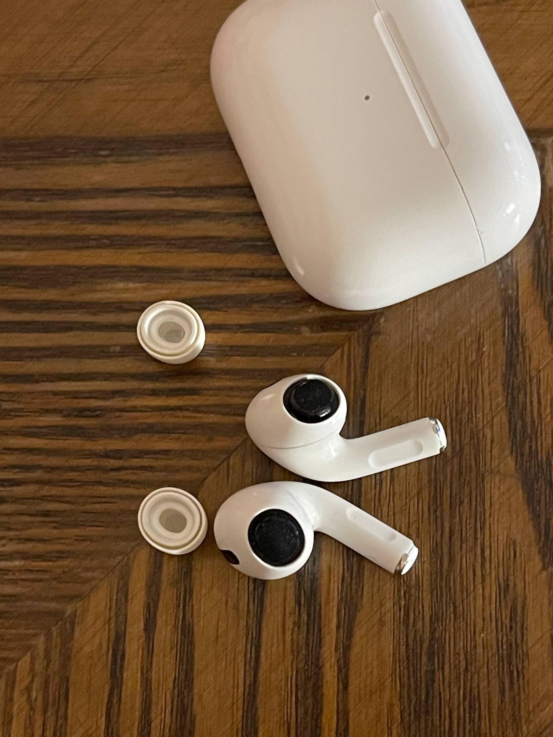 Apple AirPods Pro с амбушюрами размера S