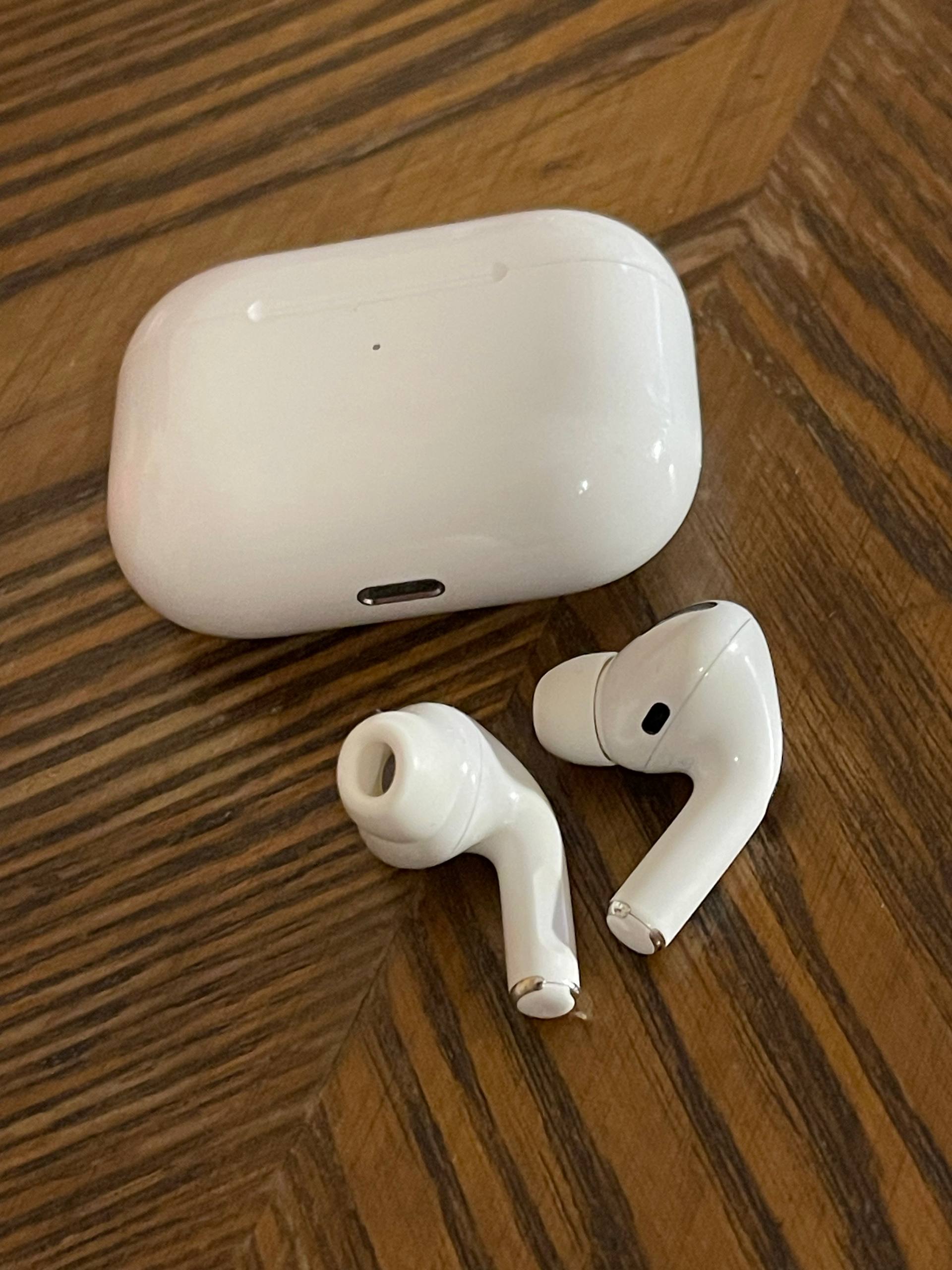 Apple AirPods Pro с амбушюрами размера S