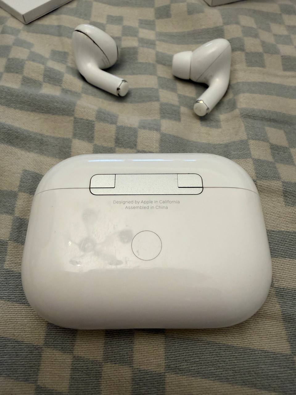 AirPods Pro 2 (Lightning) — левый наушник не работает
