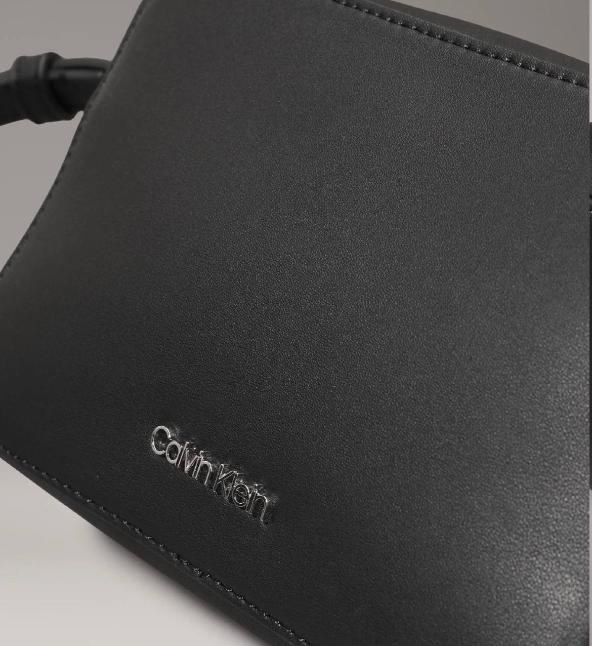 Сумка Calvin Klein CK Must Camera Bag