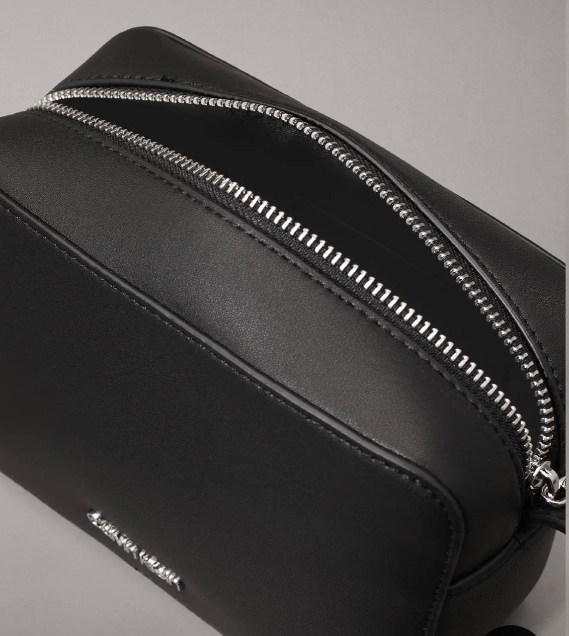 Сумка Calvin Klein CK Must Camera Bag