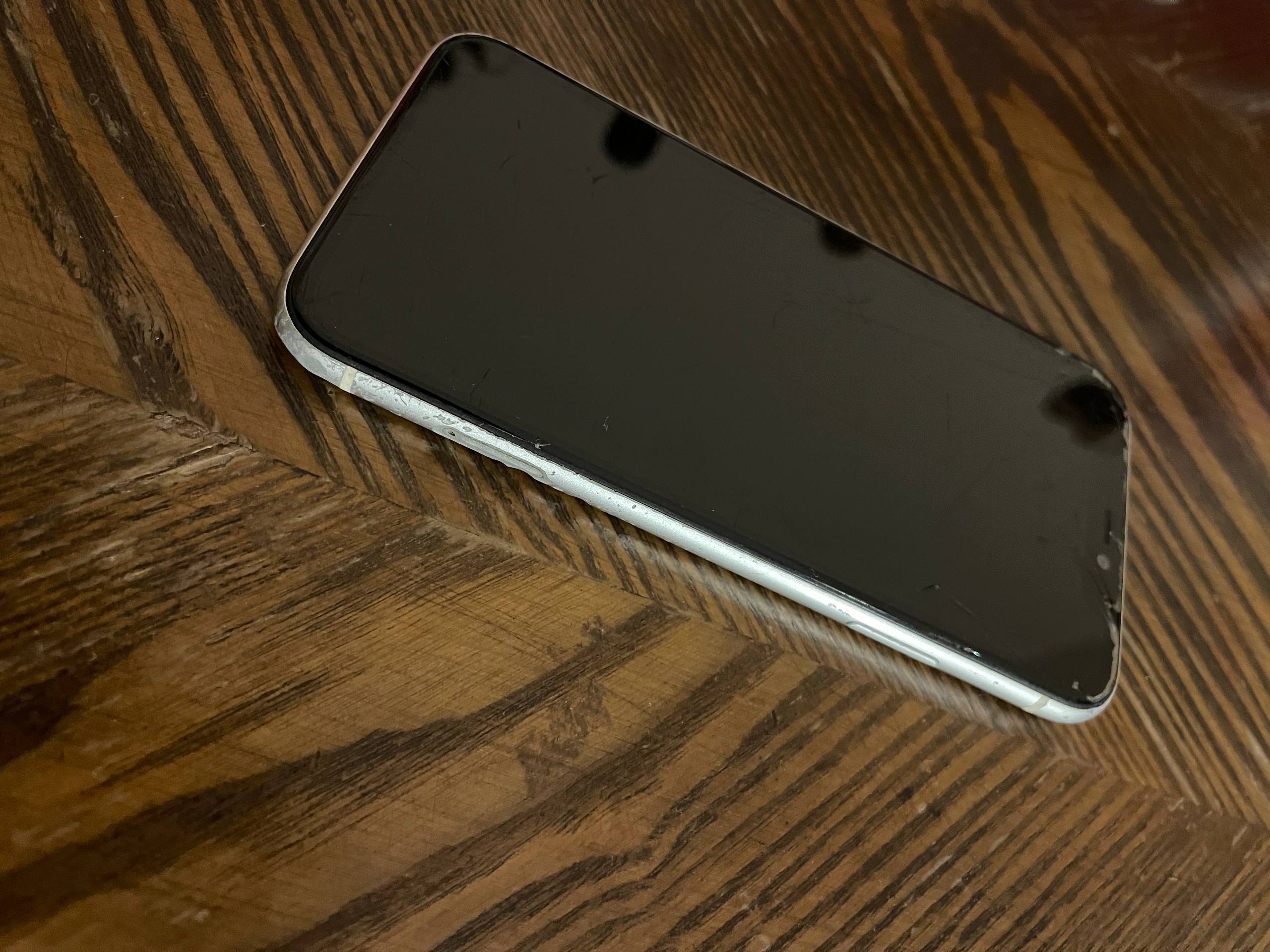 iPhone 11 на запчасти