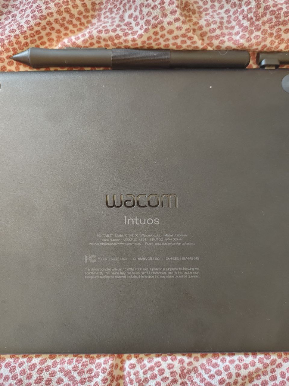 Графический планшет Wacom Intuos Small + 2 пары перчаток