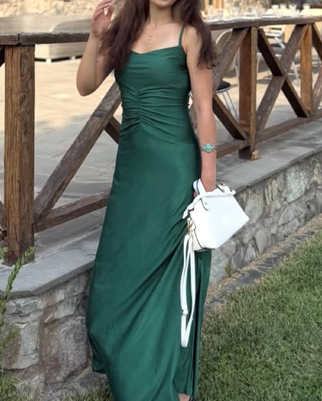 Зелёное платье