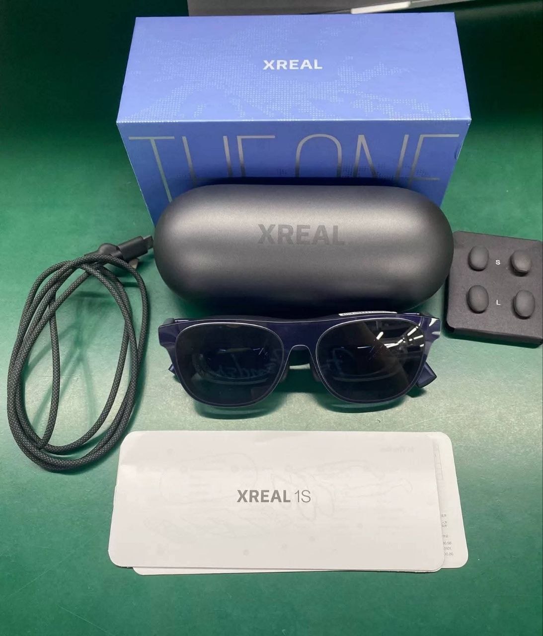 Наушники Xreal 1s с адаптером бесперебойного питания