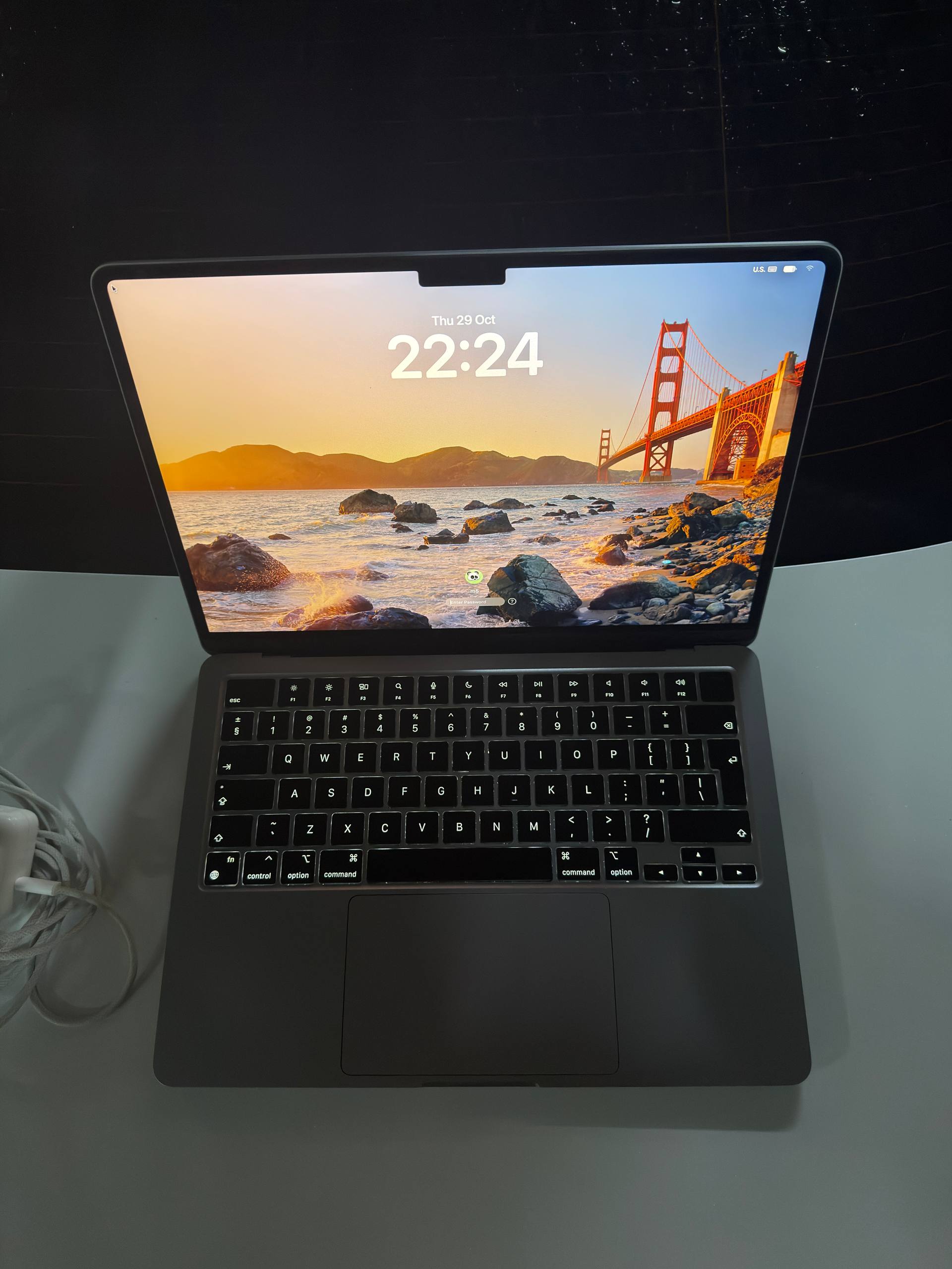 MacBook Air 13.6" чип M2 16 ГБ RAM 256 ГБ SSD