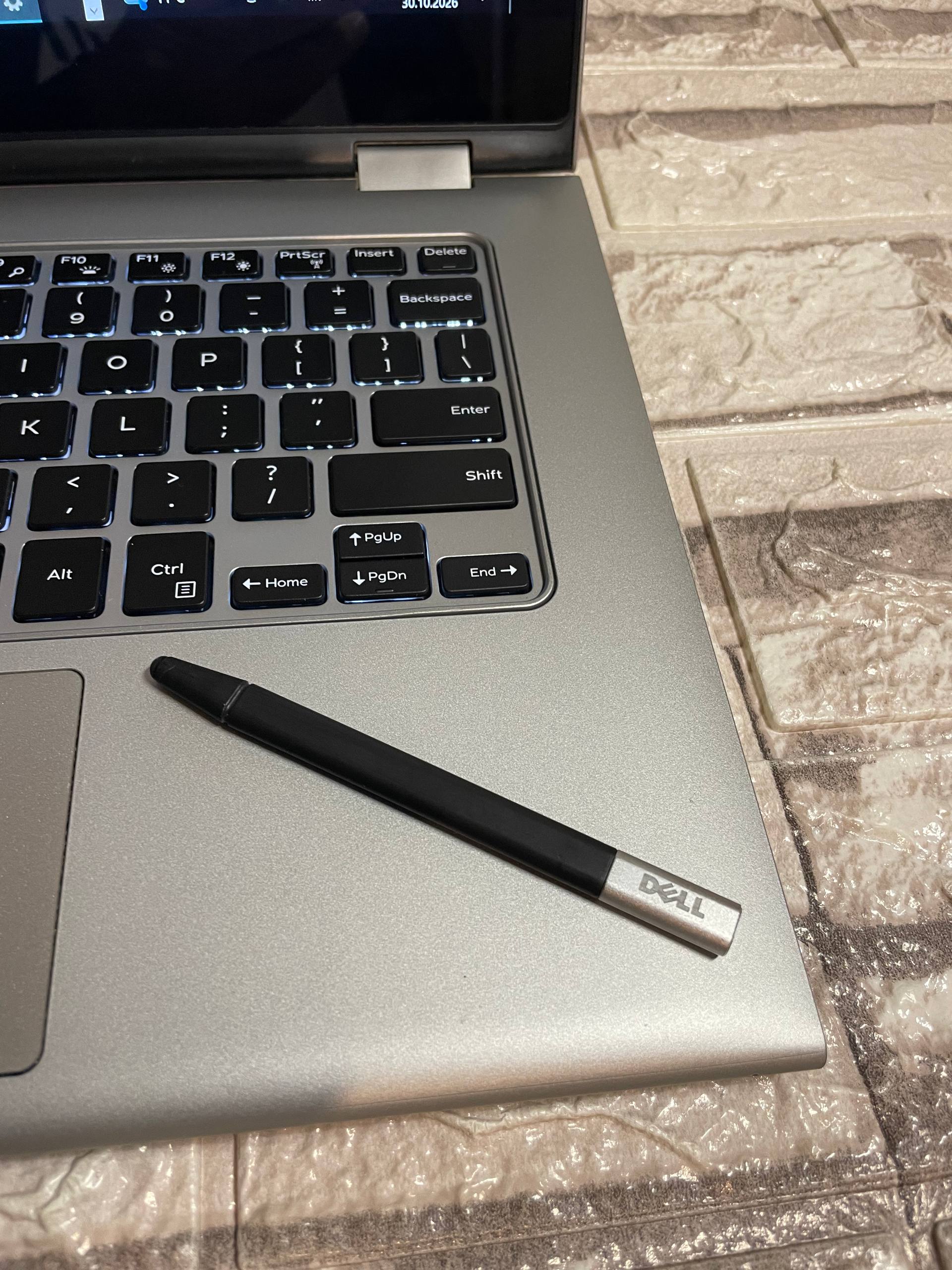 Dell Inspiron 13 2-in-1 ноутбук-трансформер i7 8GB SSD 256GB