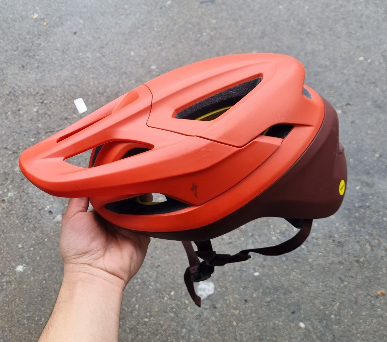 Велосипедный шлем Specialized Camber MIPS, размер L