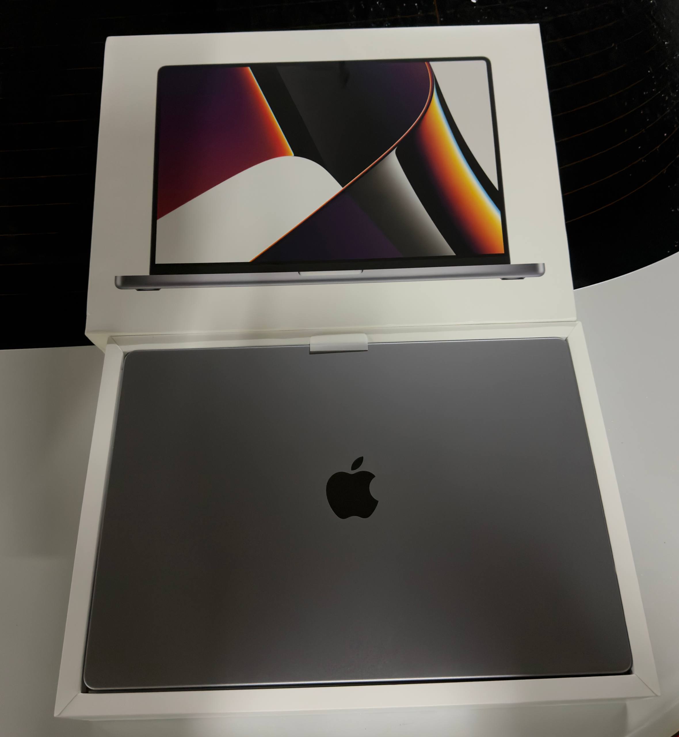 MacBook Pro 16 дюймов (2021) M1 Pro 16 ГБ / 512 ГБ