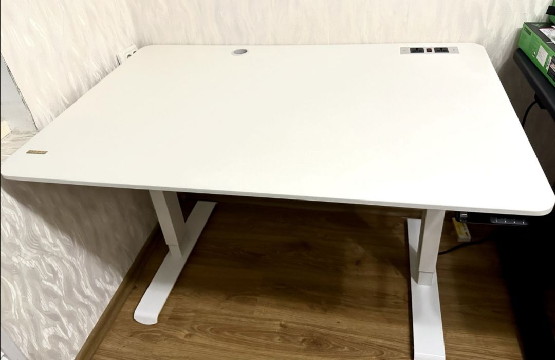Стол с электрической регулировкой высоты Cougar Royal 120 PURE Белый