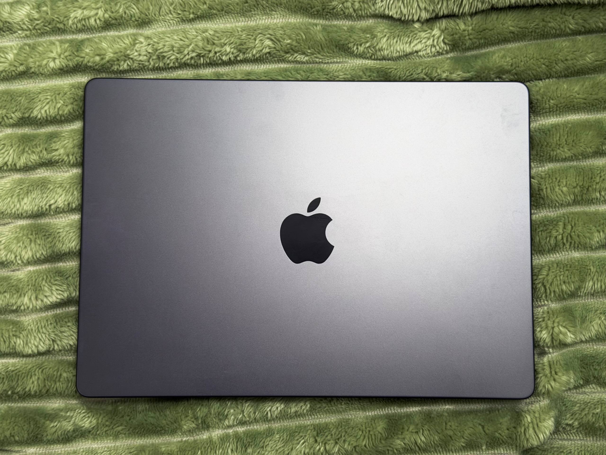 MacBook Pro M5 Pro 24 ГБ / 1 ТБ, Space Black
