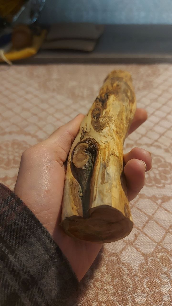 Флейта из ветви можжевельника, строй D (Ре), минорная пентатоника