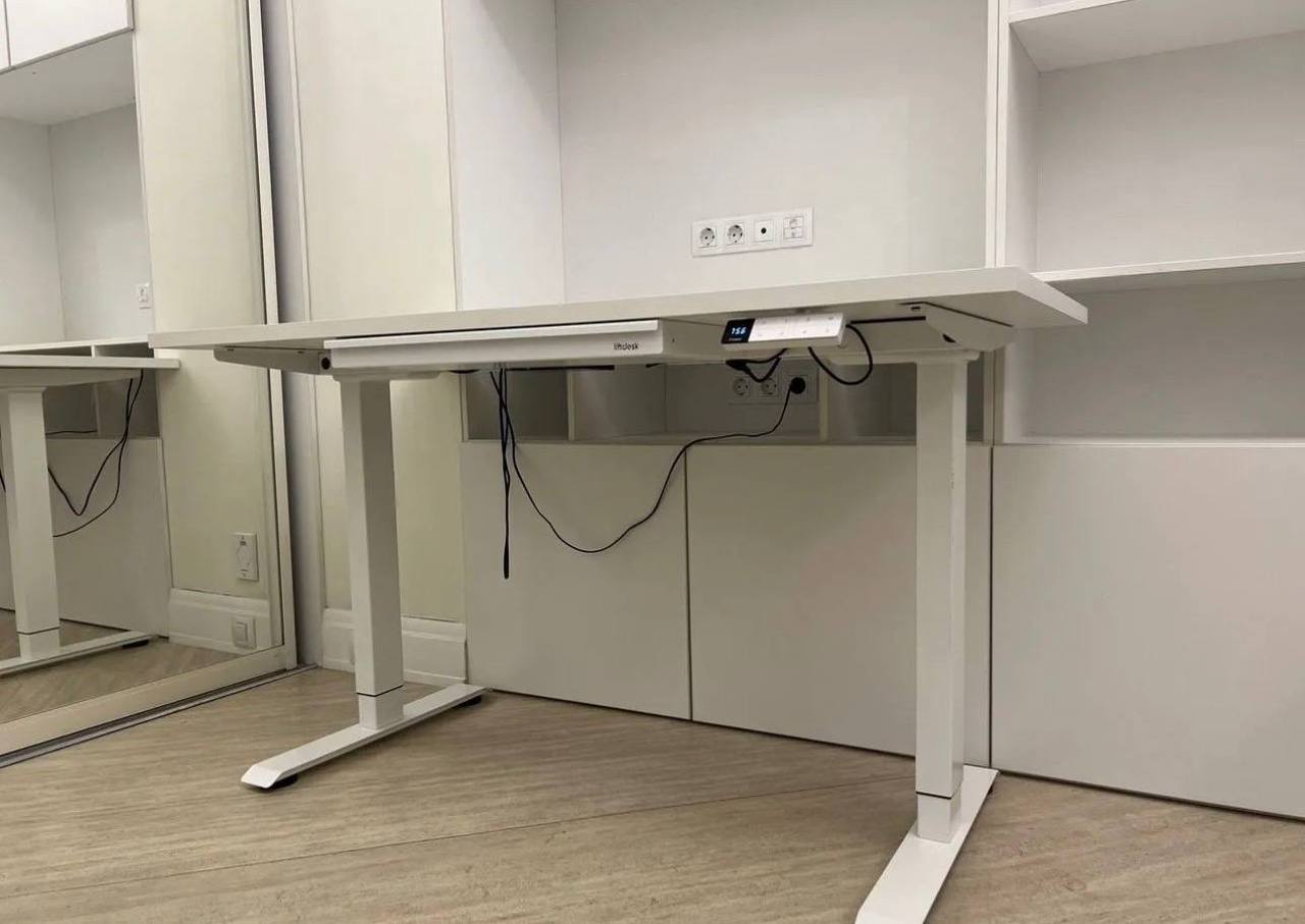 Компьютерный стол Liftdesk с подъемным механизмом