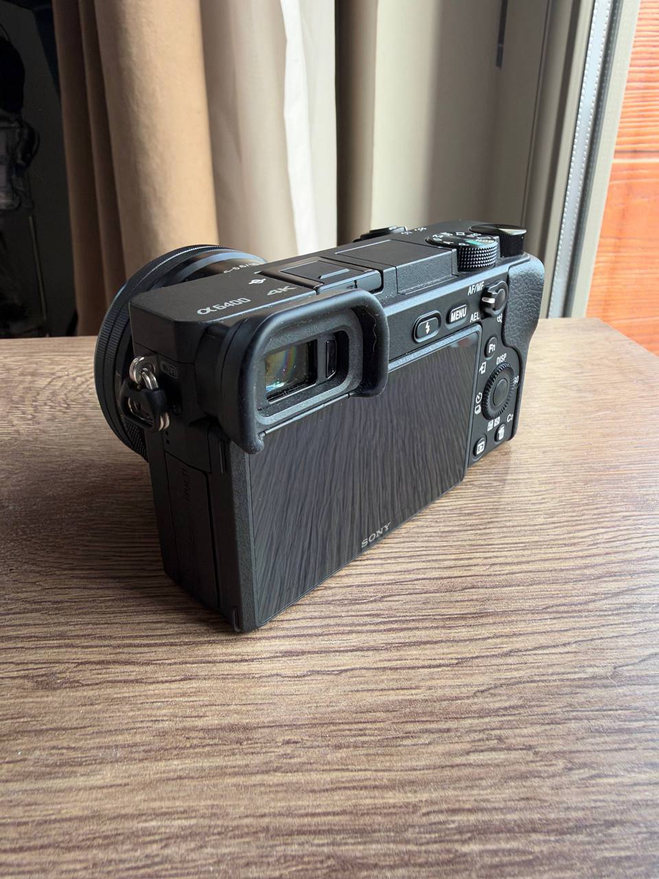 Камера Sony Alpha a6400 с сумкой и картой памяти