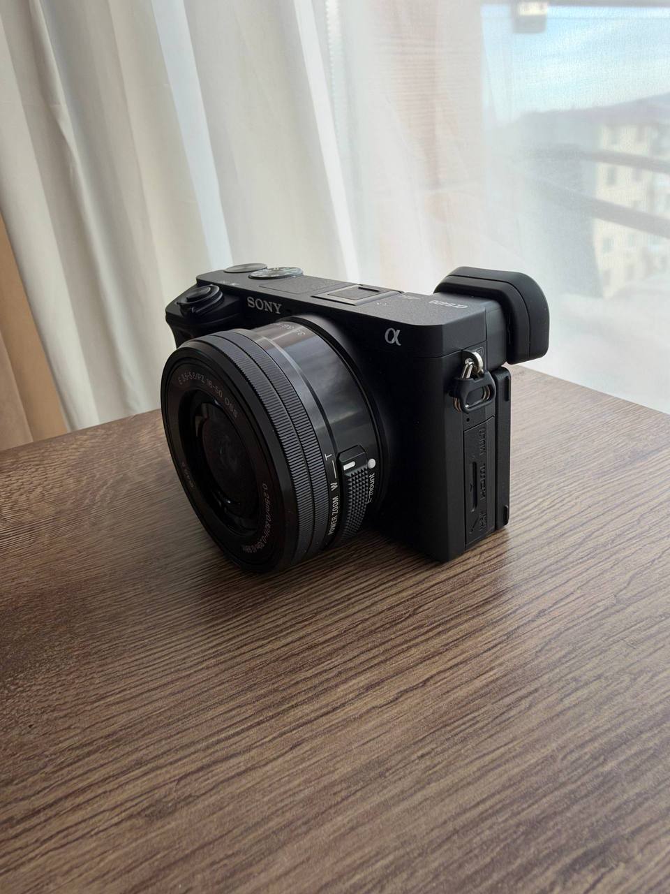 Камера Sony Alpha a6400 с сумкой и картой памяти