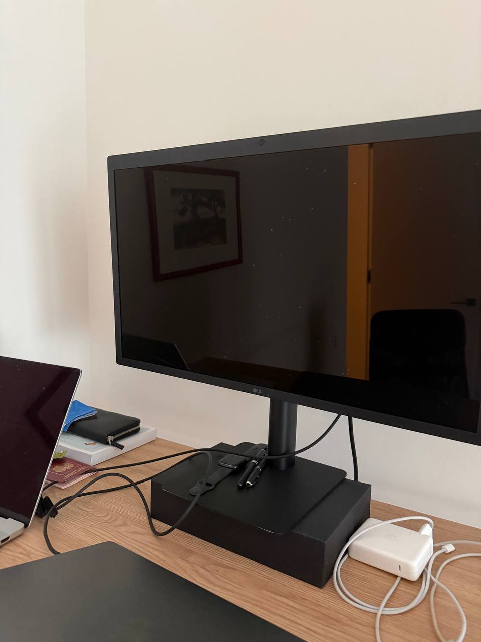 Монитор LG UltraFine 5K 27" (27MD5KL-B)