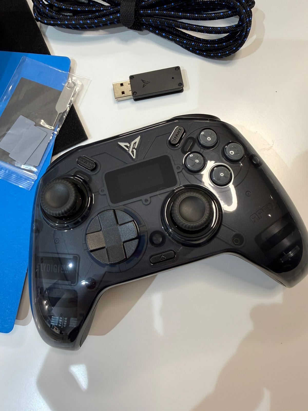 Продам новый геймпад Flydigi Apex 3 Elite - технологичный флагман