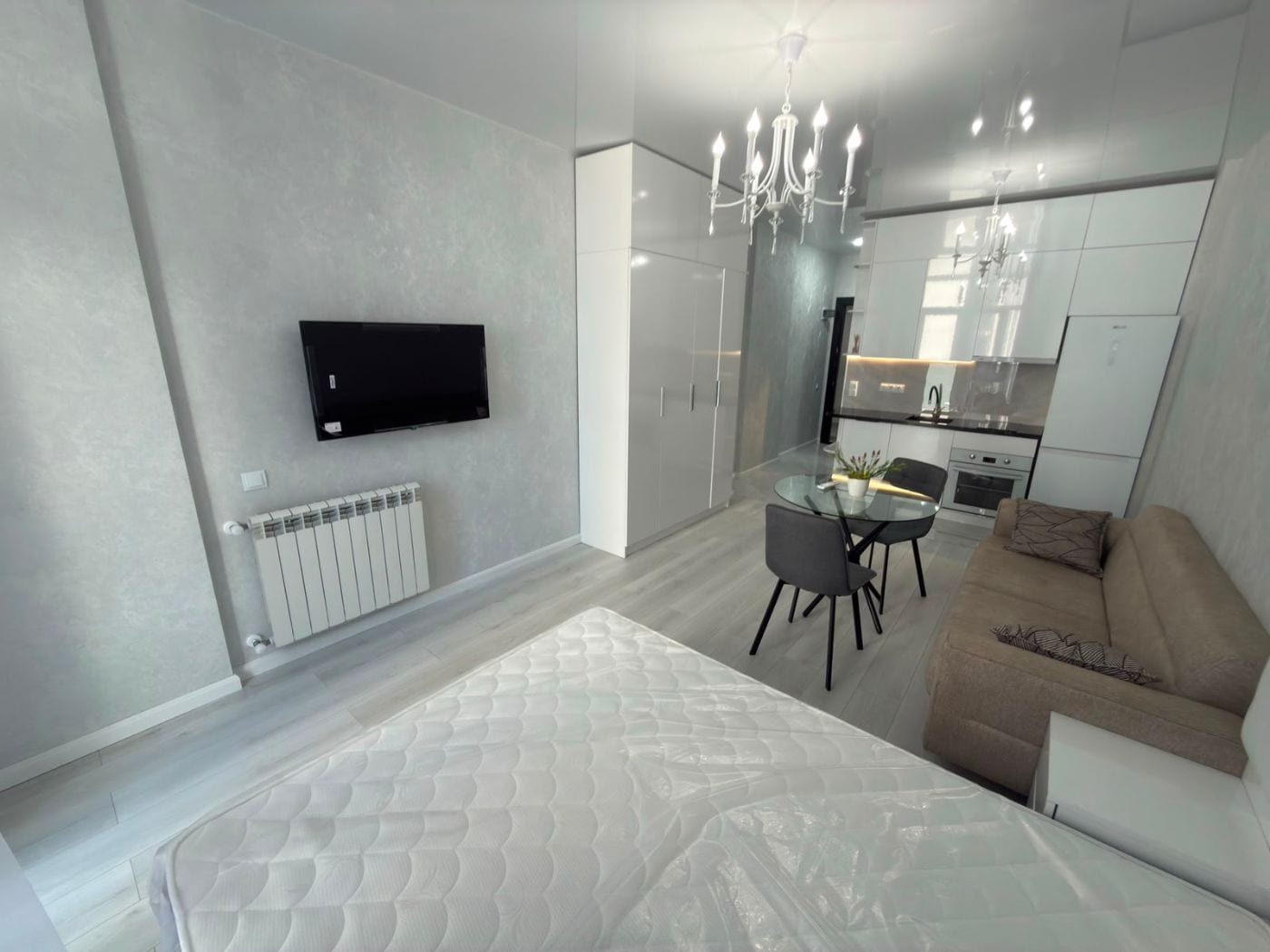 Royal Residence, Новый бульвар — студия 36 кв.м, 11 этаж, вид на море