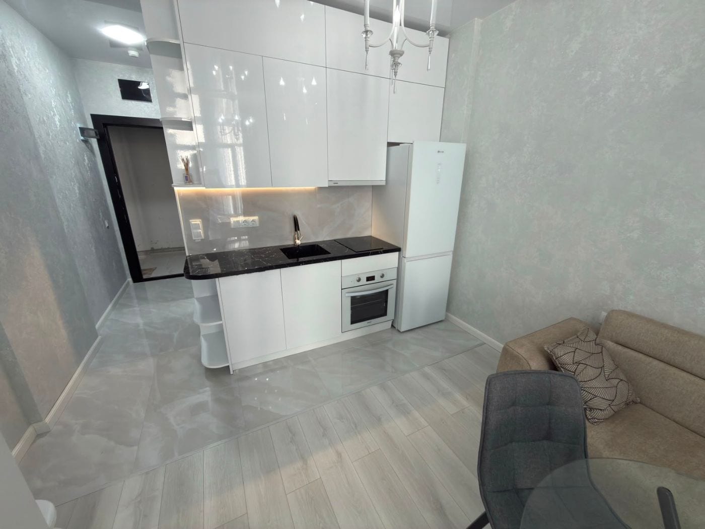 Royal Residence, Новый бульвар — студия 36 кв.м, 11 этаж, вид на море