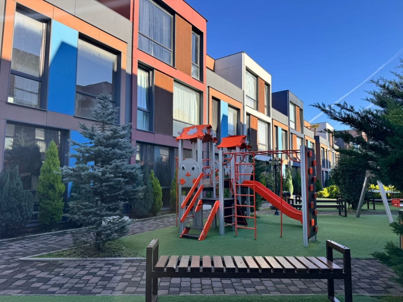 Polo Villas Parklane — таунхаус 112 кв.м, 3 этажа, черный каркас