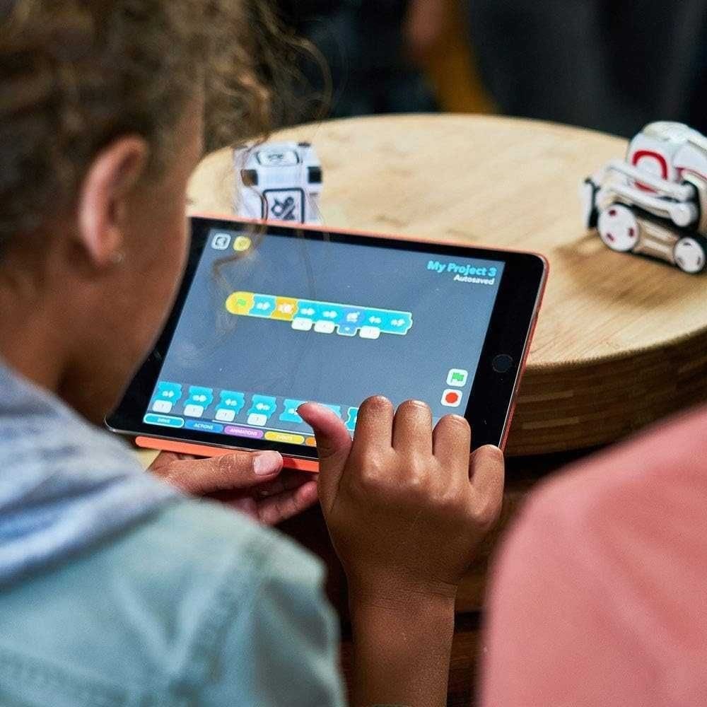 Cozmo Anki — интерактивный робот с ИИ для игр и обучения
