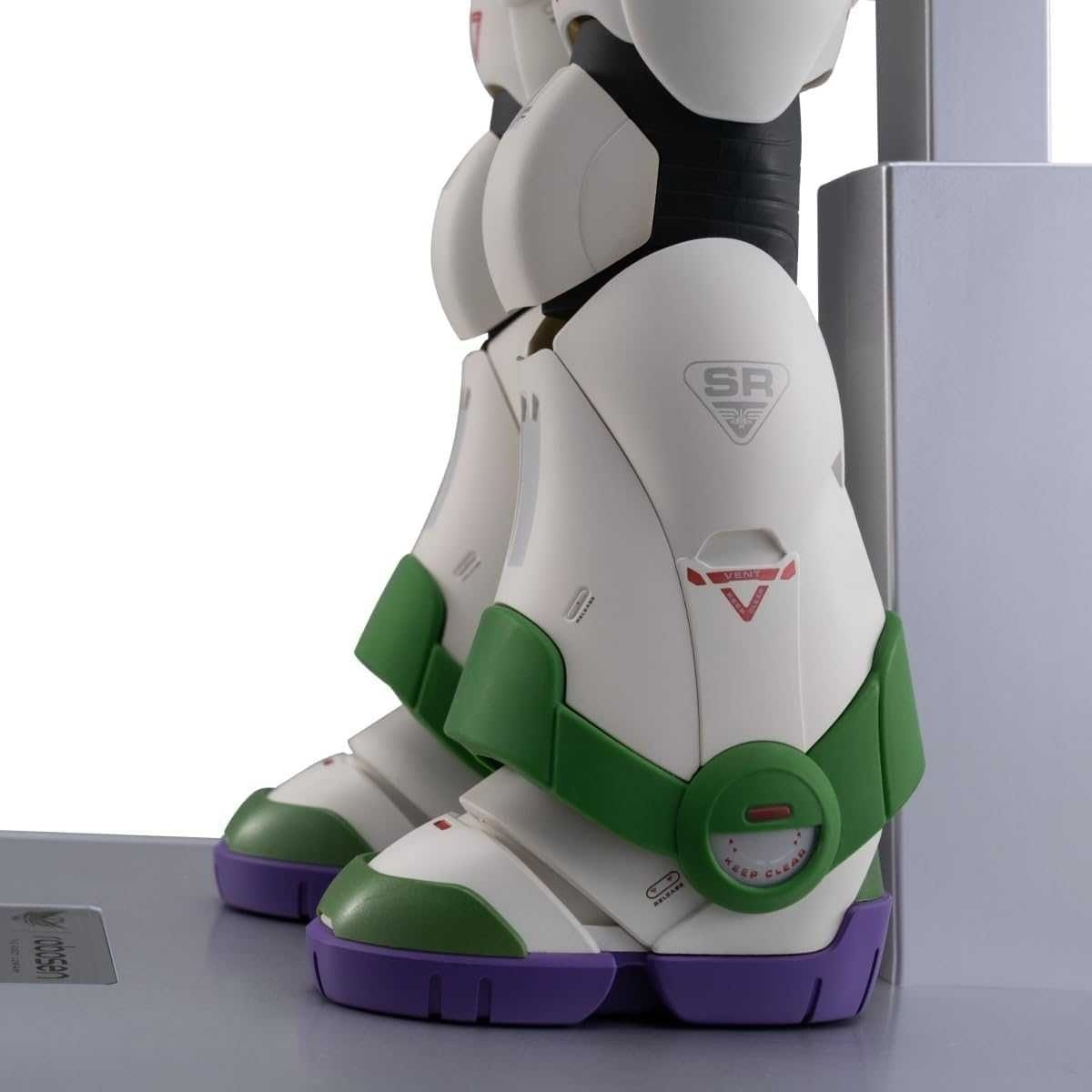 Robosen Buzz Lightyear — интерактивная фигурка с голосом и светом