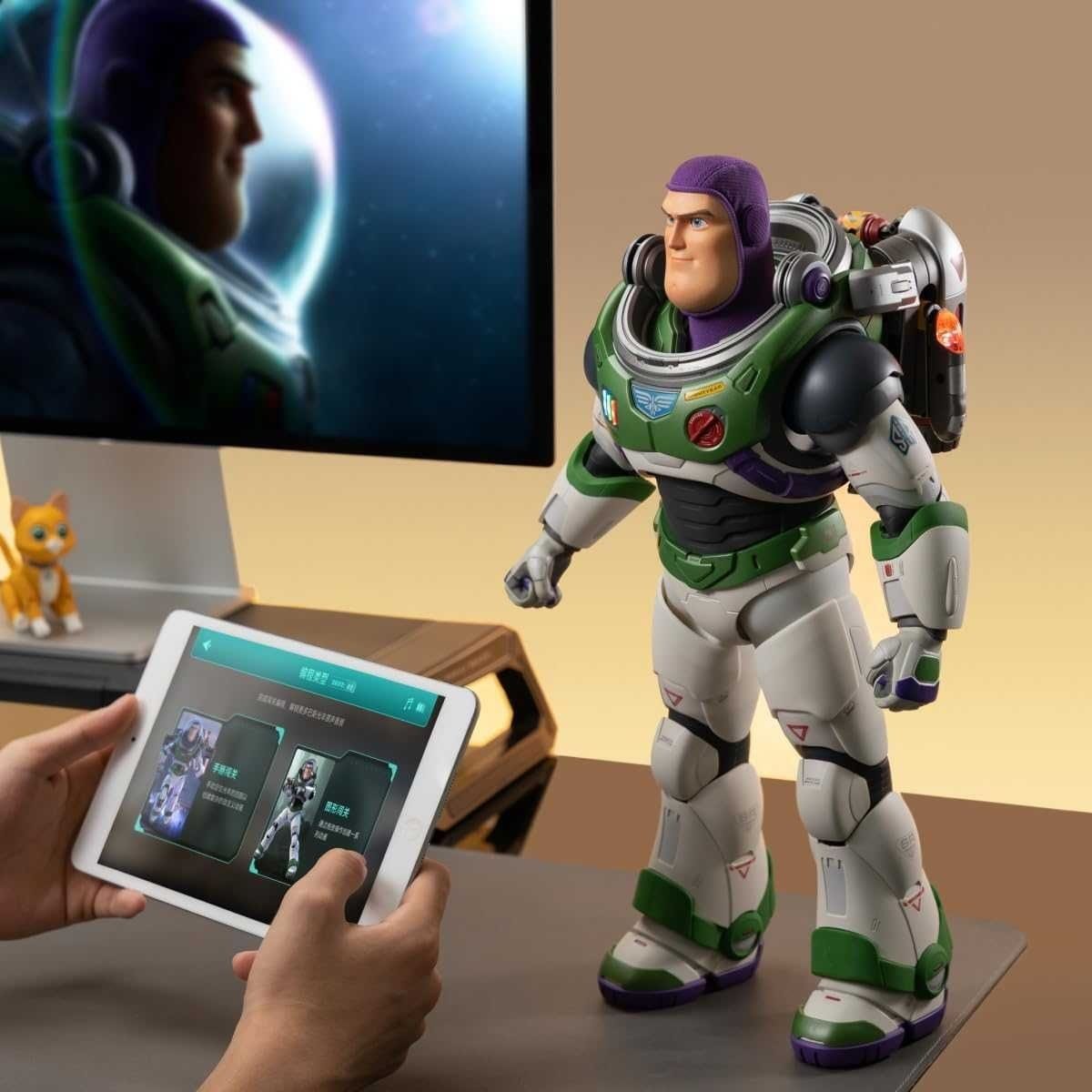 Robosen Buzz Lightyear — интерактивная фигурка с голосом и светом